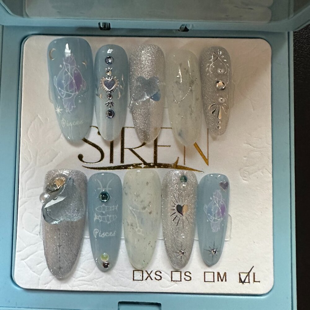 Pices high-quality handcrafted reusable press on nails.
